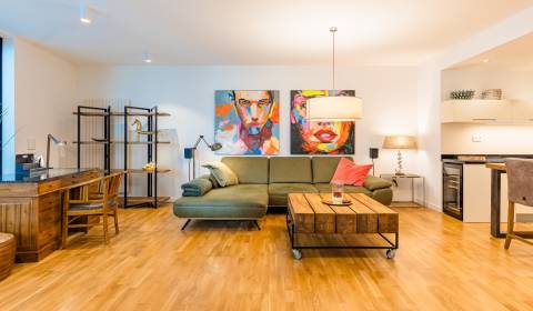 Spacious 1 bdr apt 81 m2, with loggia and 2x parking, RIVER PARK