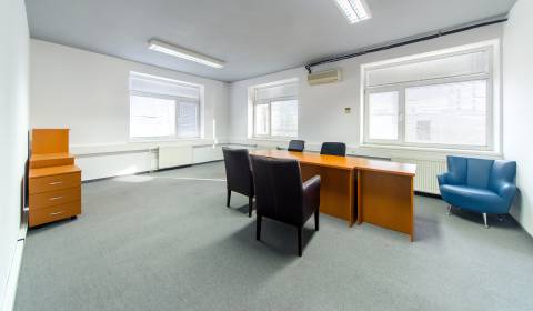 Office space 308m2 with parking in great location