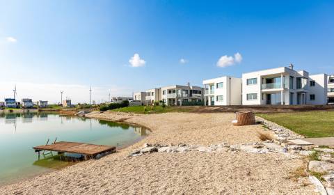 NEW 3-BDR APARTMENTS by the lake, Kittsee, Seepark, garden / balcony