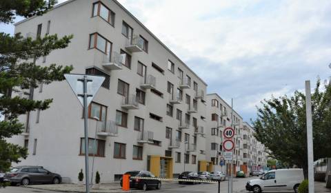 2 bedroom apartment for rent, AC, garage, Botanicka Nitra