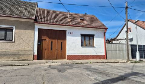 414 m² pozemok s pôvodným domom na Detvianskej ulici