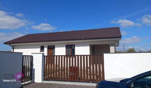 Trojizbová chata-novostavba aj na celoročné bývanie v meste Gabčíkovo