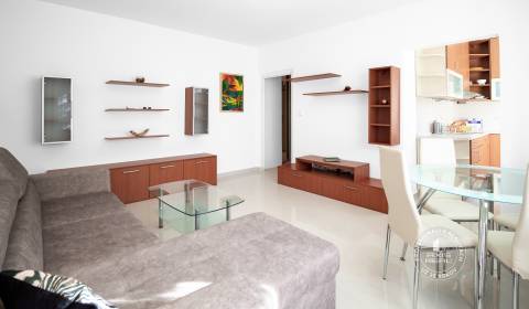 2 room-fully furnished, Internet included, Mozartova Str.