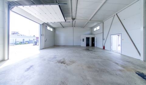 Warehouse arel - hall 150m2, yard, separated office, great area