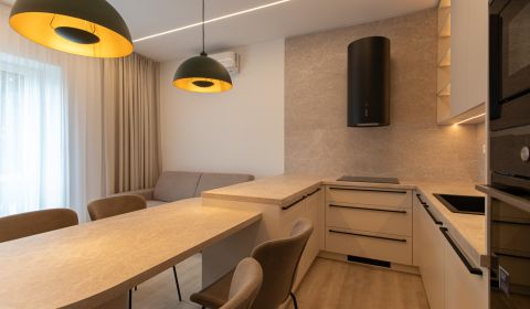 RESERVATION EXCLUSIVE Fully renovated 2-bedroom apartmen