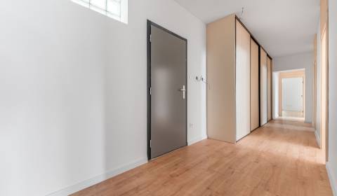 Sale Three bedroom apartment, Three bedroom apartment, Konštantína Čul