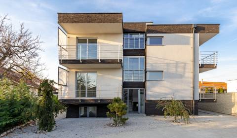 Unique 7bdr house 287m2, unfurnishd, parking, A/C, for bussiness