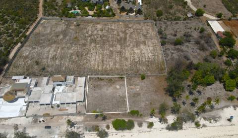MAKUNDUCHI - PERFECT BEACH FRONT LAND