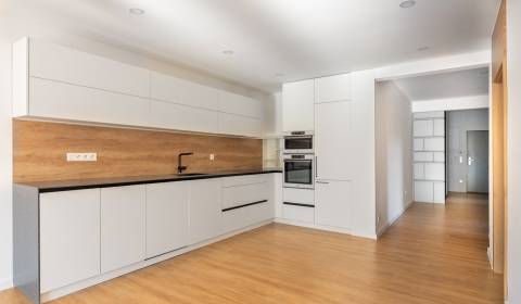 Sale Three bedroom apartment, Three bedroom apartment, Konštantína Čul