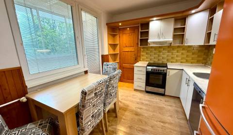 Rent Three bedroom apartment, Three bedroom apartment, Sotinská, Senic