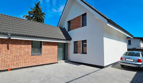Sale Family house, Family house, Hradská, Bratislava - Vrakuňa, Slovak