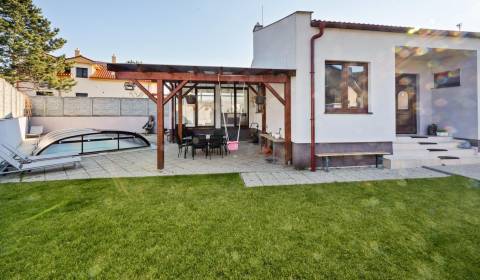BA/VRAKUŇA-Sale of 5-family house in a private alley with swimming poo