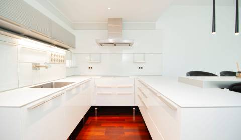 Rent One bedroom apartment, One bedroom apartment, Nábrežie arm. gen. 