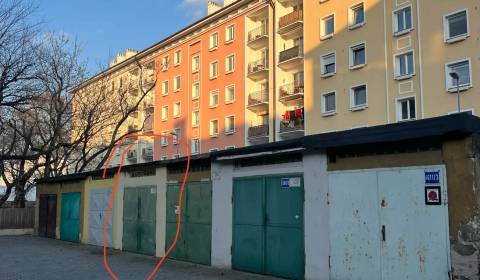 Sale Garage, Garage, Bartoškova, Bratislava - Nové Mesto, Slovakia