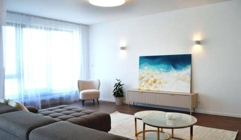 Rent Three bedroom apartment, Three bedroom apartment, Hriňovská, Brat
