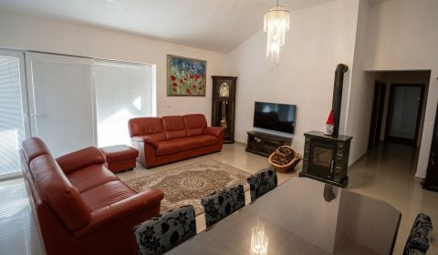 Luxurious Family Home with Modern Amenities in Dolná Krupá