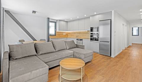 Beautiful modern 2bdr apt 78m2 in new building near lake - top area