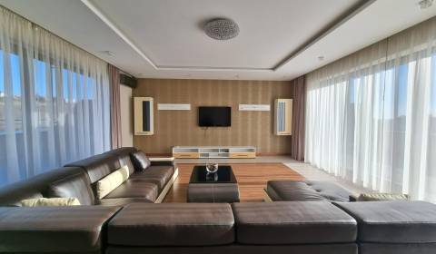 RENT - Unique, luxury flat 148 m2 + terraces - Nitra