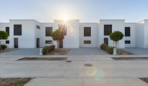 RESERVED Beautiful 3bdr house 105m2, smart home, garden, BRAND NEW