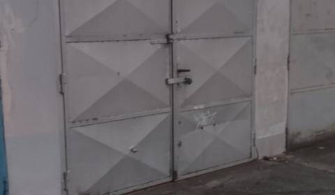Sale Garage, Garage, Teslova, Bratislava - Ružinov, Slovakia