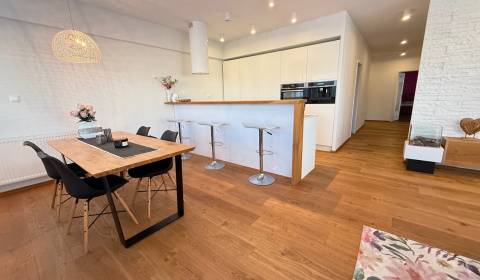Sale Three bedroom apartment, Three bedroom apartment, Topoľčany, Slov