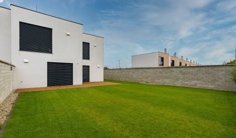 Great, modern 3bdr house 117m2, large garden, parking, top area