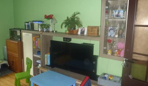 Spacious 3-Room Apartment with Garage in Prime Ružinov Location