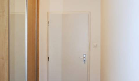 Sale Three bedroom apartment, Three bedroom apartment, Hradská, Bratis