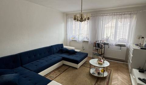 Sale One bedroom apartment, One bedroom apartment, Cintorínska, Levice