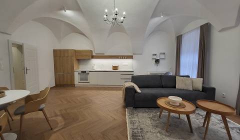 Rent One bedroom apartment, One bedroom apartment, Kapitulská, Banská