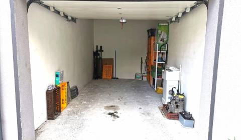 Sale Garage, Garage, Teslova, Bratislava - Ružinov, Slovakia
