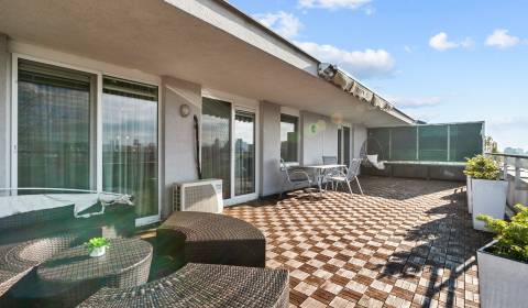 BA/RUŽINOV- 2-room apartment with private entrance and terrace