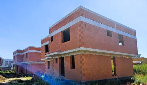 Sale Three bedroom apartment, Three bedroom apartment, Triblavinská, S