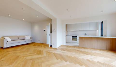 Exclusive one-bedroom apartment with terrace and garden