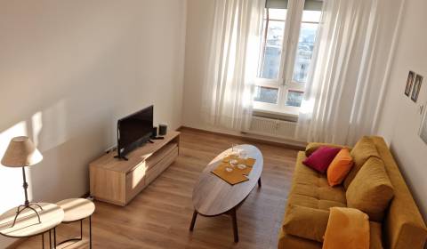 Rent One bedroom apartment, One bedroom apartment, Školská, Bratislava