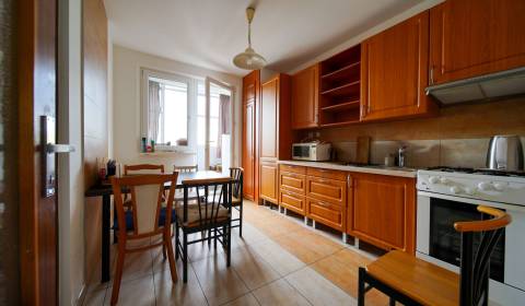 Sale Three bedroom apartment, Three bedroom apartment, Veternicová, Br