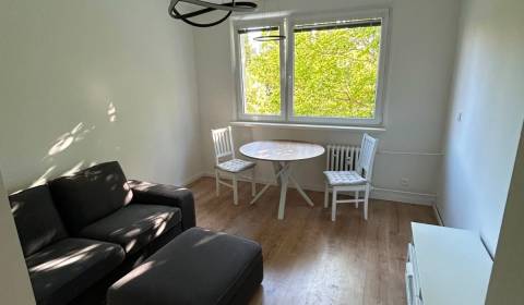 Stylish 1bdr apt 53 m2, with loggia, excellent location with greenery