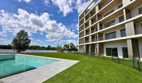 3‑r Premium Apartment with  Terrace & Storage, Pool, near spa Piešťany