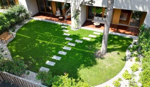 Sale | Unique residence with private garden, Old town