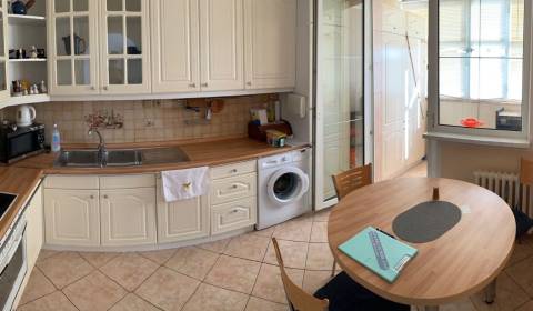 Rent Three bedroom apartment, Three bedroom apartment, Veternicová, Br