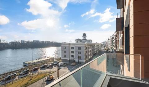 THE HOME︱EUROVEA RIVERSIDE- 2 bedroom apartment with Danube view