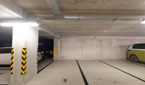 EXCLUSIVE RESREVATION Parking space for rent 