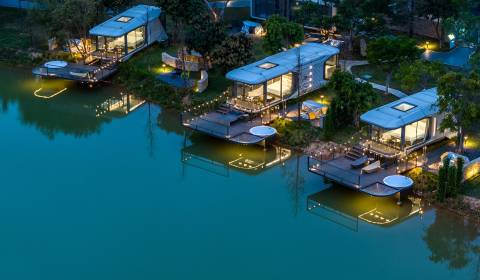 Space capsule house VESSEL E7 with balcony, 38 m2