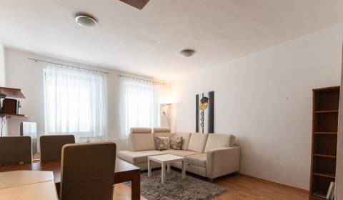 Spacious 1-bdr apt with balcony, Ružinov
