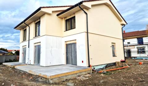 3-bedroom house with wellness zone in Chorvátsky Grob, Čierna Voda