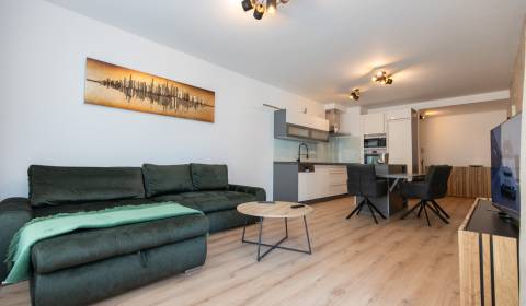 Exclusive 1-Bedroom Apartment with Loggia, Blumental 