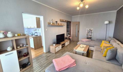 Sale Three bedroom apartment, Three bedroom apartment, Topoľčany, Slov