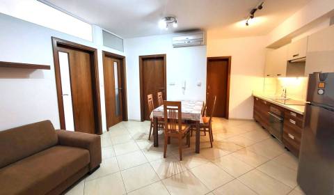 Rent Two bedroom apartment, Two bedroom apartment, Škultétyho, Topoľča