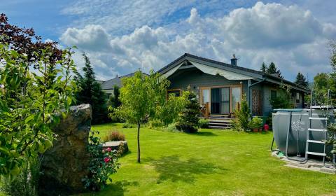 COZY FAMILY HOUSE WITH A LARGE GARDEN AND MODERN TECHNOLOGIES - ČASTÁ
