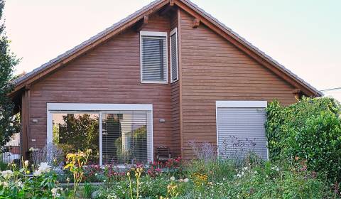 Sale Family house, Family house, Stredná, Bratislava - Ružinov, Slovak